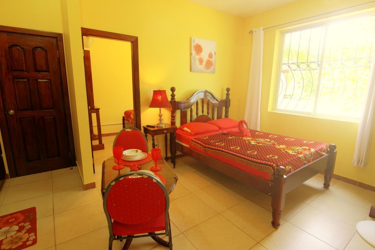 The White Horse Inn - Hopkins Village Beach Belize Buitenkant foto