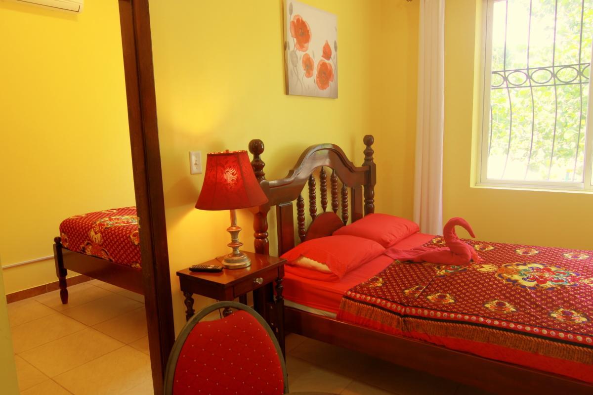 The White Horse Inn - Hopkins Village Beach Belize Buitenkant foto