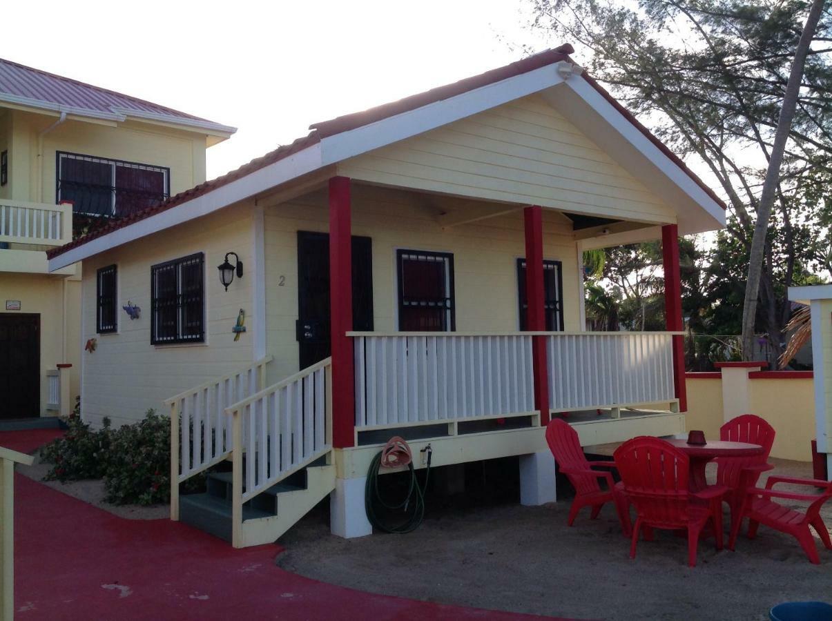 The White Horse Inn - Hopkins Village Beach Belize Buitenkant foto