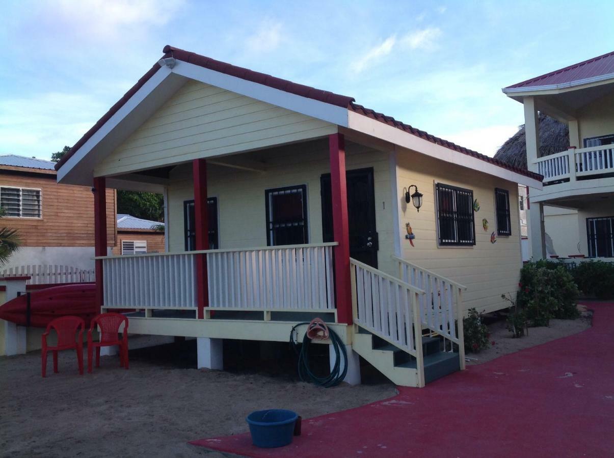 The White Horse Inn - Hopkins Village Beach Belize Buitenkant foto