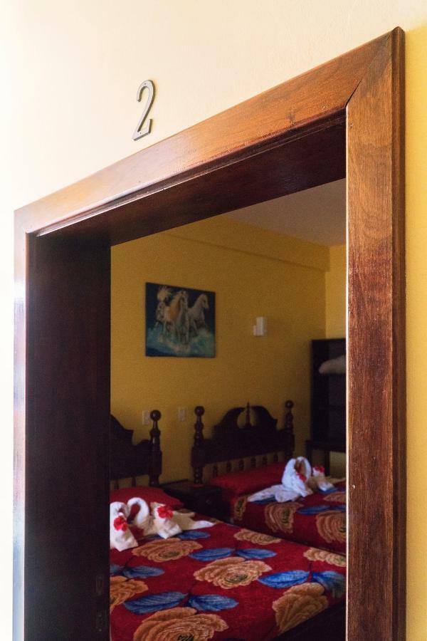 The White Horse Inn - Hopkins Village Beach Belize Buitenkant foto